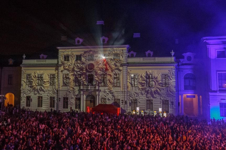 Residenzschloss Ludwigsburg, Beleuchtung im Ehrenhof