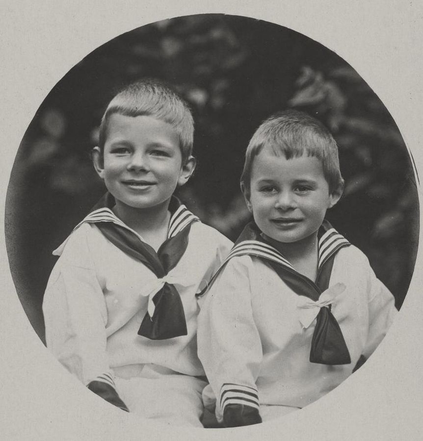 Die Söhne von Prinz Maximilian und Prinzessin Olga